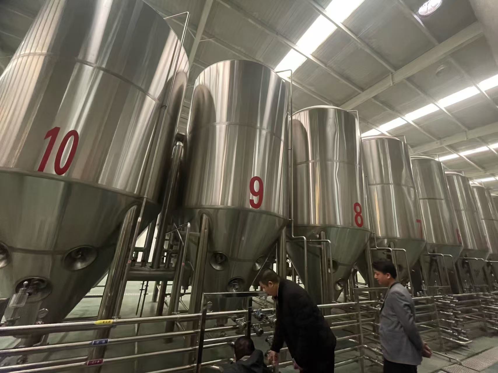 安源精酿啤酒设备厂—平面布置、设备设计、制造、调试、培训等一条龙服务